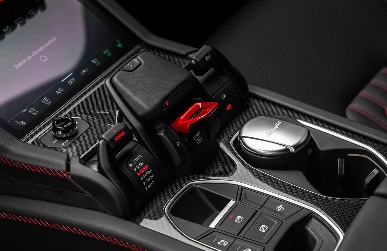 لامبورغيني اوروس 4.0L V8 Twin-Turbocharged Engine + eMotor