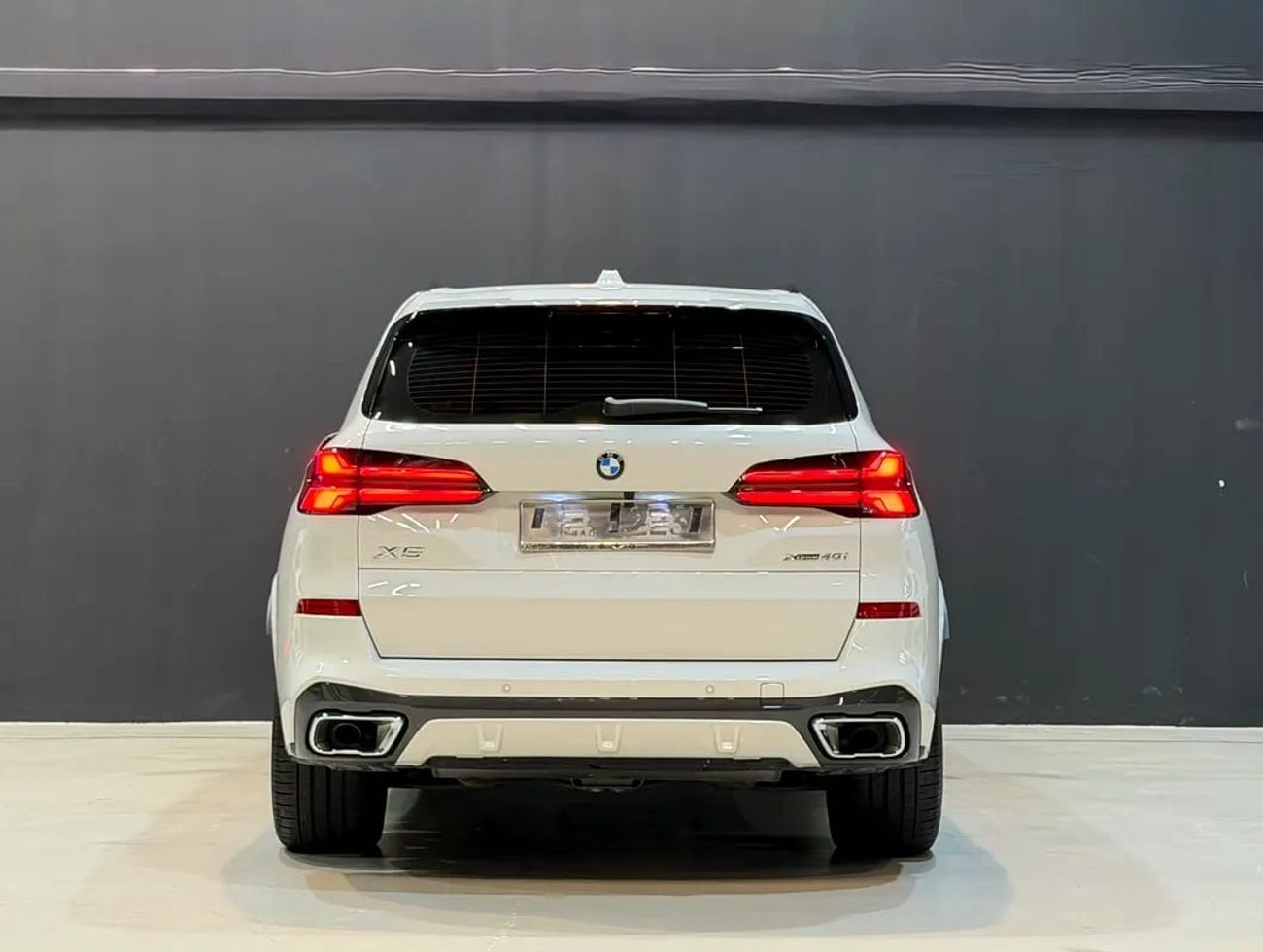 بي أم دبليو X5 XDRIVE40i M SPORT PRO Gcc FHS 5 Years Warranty & Service