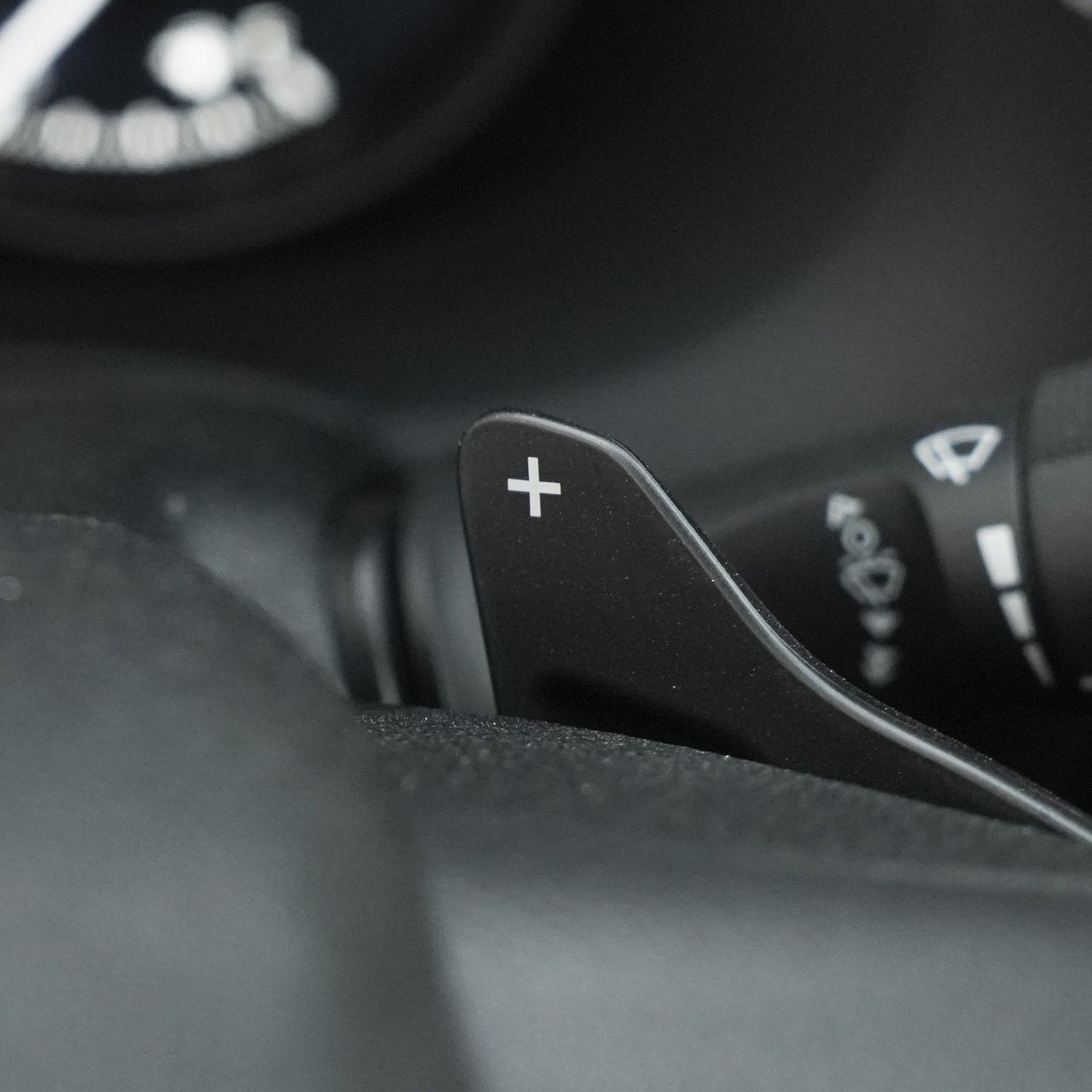 Toyota Fortuner 2.7 L | v4 | Petrol | Auto AC | Export Only