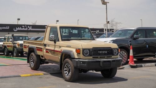 Toyota Land Cruiser Pick Up LX 4.0L V6 Single Cabin A/T