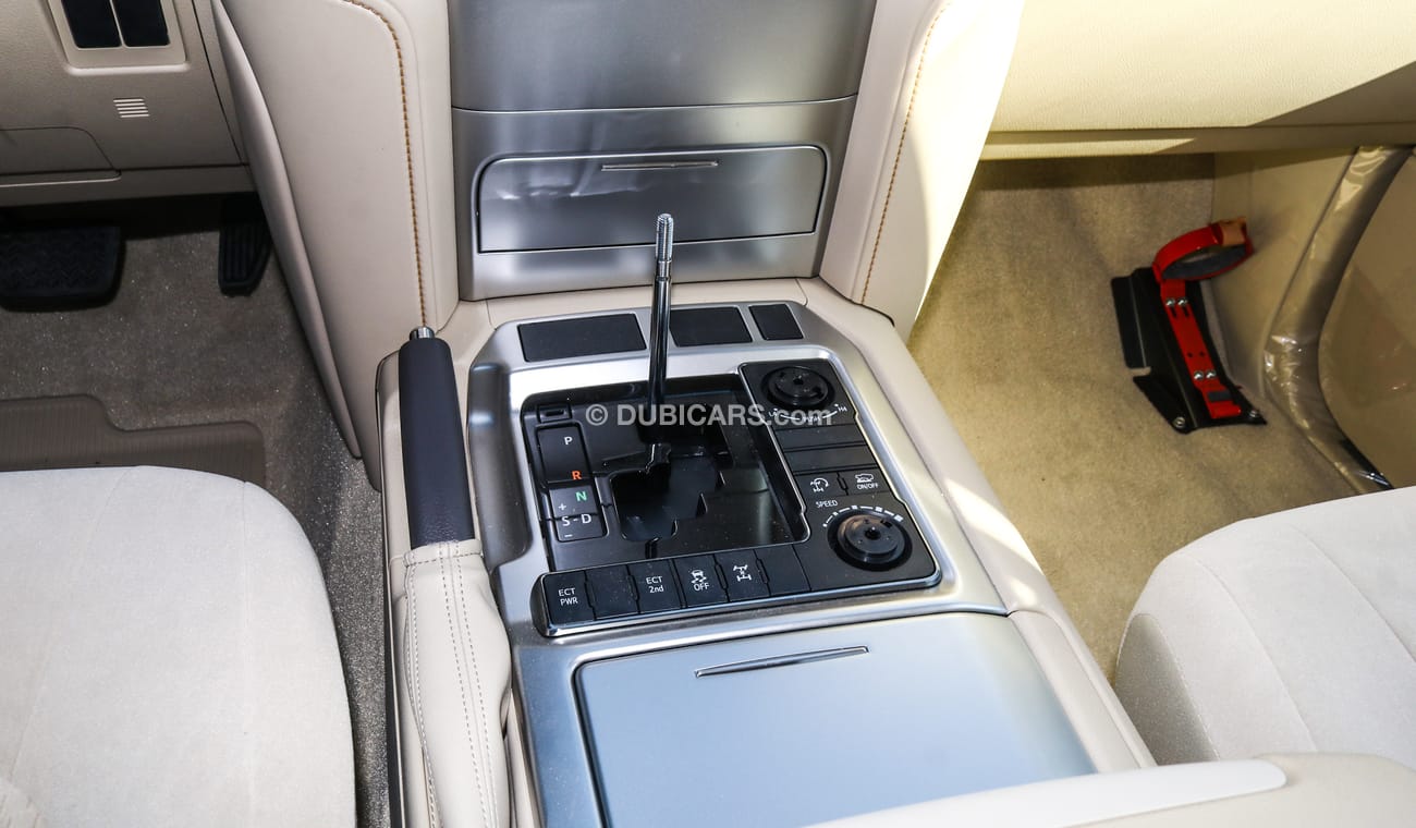 Toyota Land Cruiser GXR V8