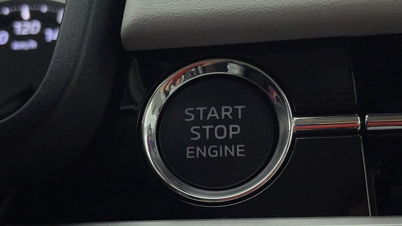 Mitsubishi Outlander MIDLINE WITH SUNROOF 2.5 | Zero Down Payment | Home Test Drive