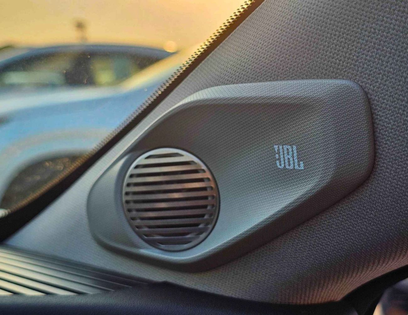 Toyota bZ5 630 MAX KM / ELECTRIC WITH CHARGER / PANORAMIC ROOF / RADAR (CODE # BZ5E)