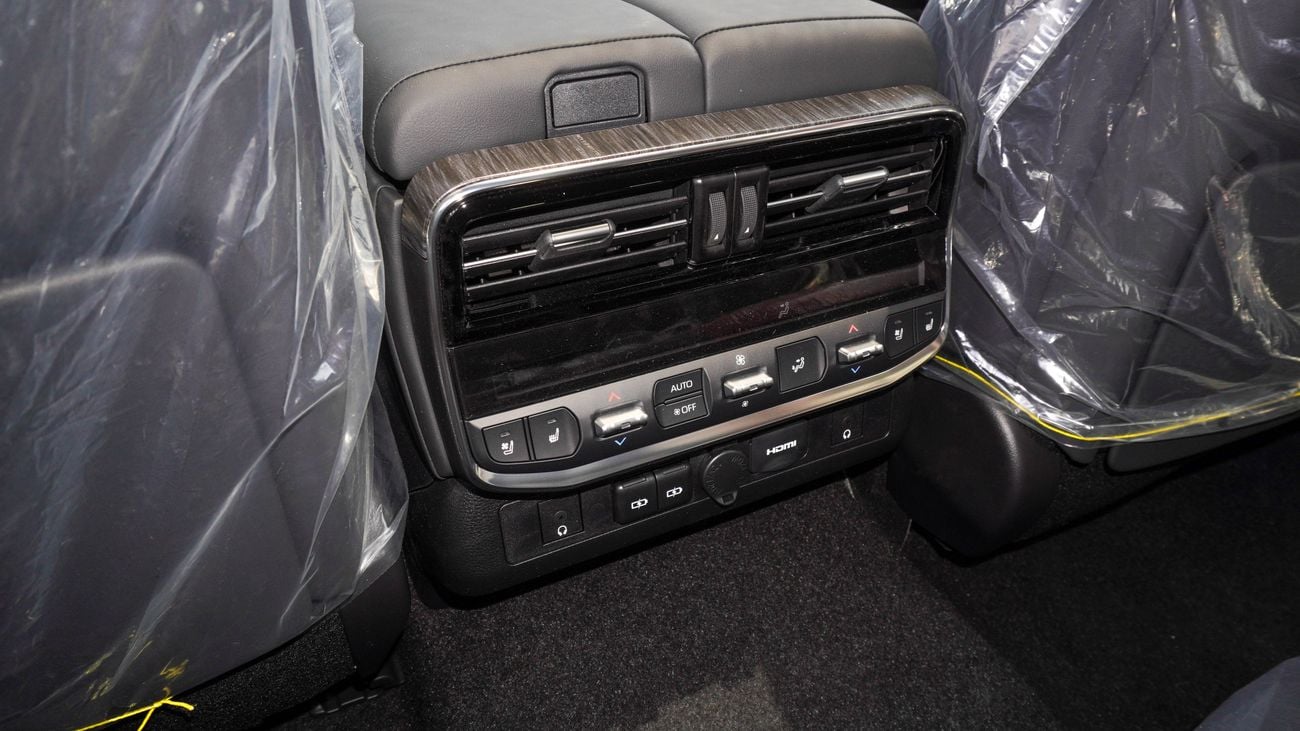 Toyota Land Cruiser VXR 3.5 L twin turbo V6