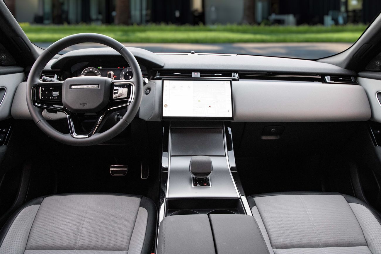 لاند روفر رينج روفر فيلار Range Rover Velar SE Dynamic  | 5,680 P.M | 0% Downpayment | Perfect Condition!