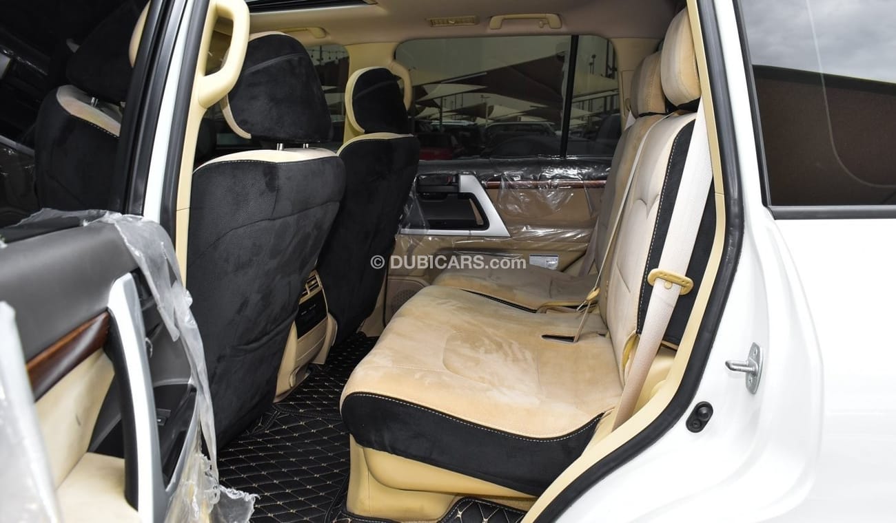 Toyota Land Cruiser GXR V8