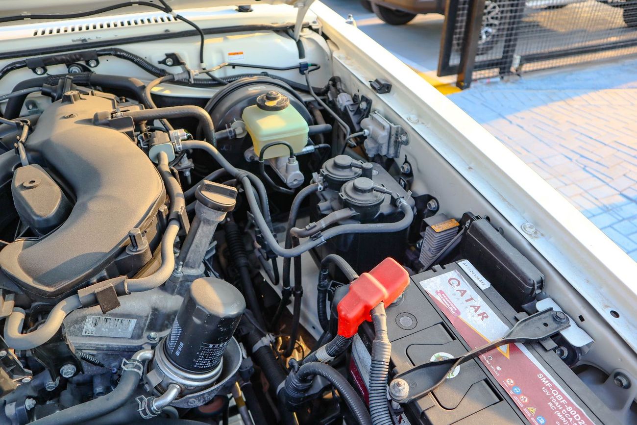 تويوتا لاند كروزر بيك آب Std 4.0L Single Cab Utility AWD