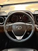 تويوتا راف ٤ SE 2.5L Full option Sunroof, leather 2017