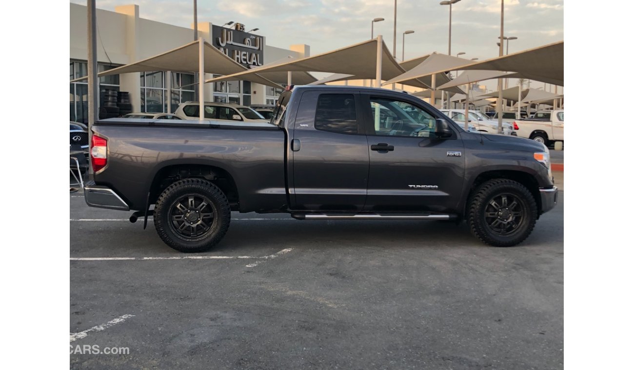 Toyota Tundra Toyota tundra model 2016 car prefect condition