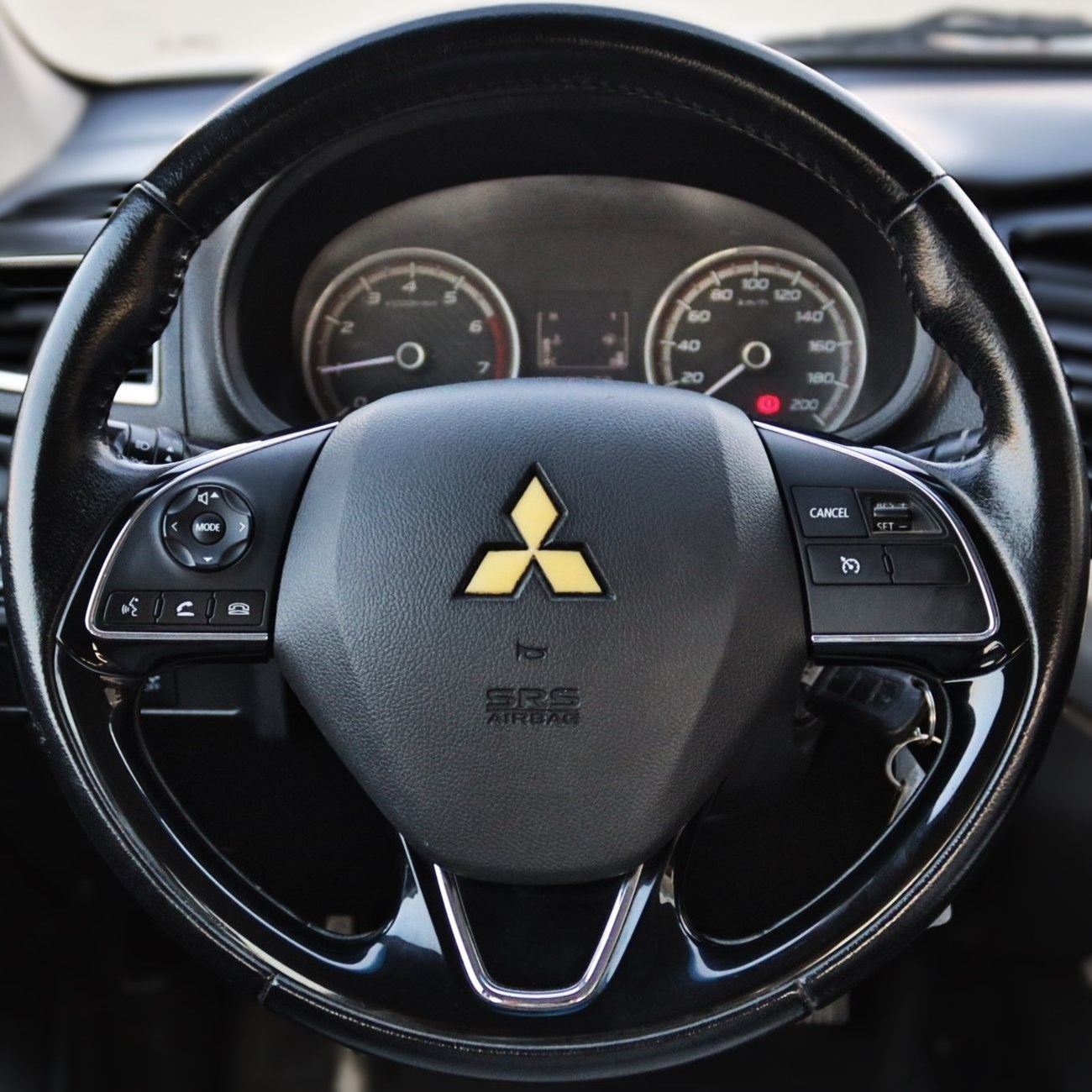 Mitsubishi L200 Mitsubishi L200 GLX (5th Generation) 2020, Double Cab, 4 Doors, 2.5L 4 Cylinder Petrol Engine, Manua