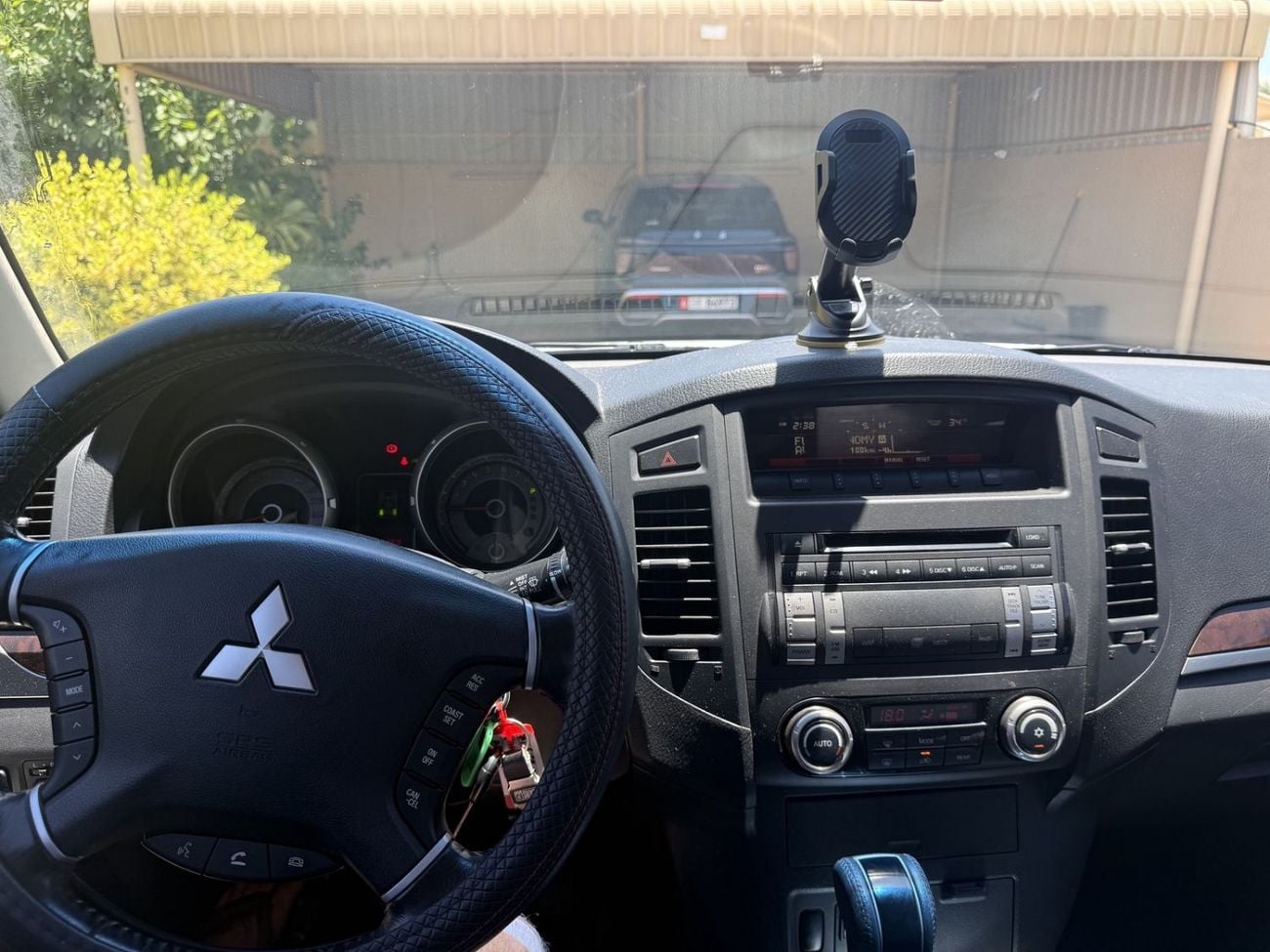 Mitsubishi Pajero GLS Mitsubishi Pajero / Shogun / Montero 2014 GCC specs