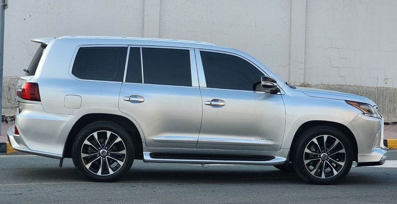 لكزس LX 570 facelifted