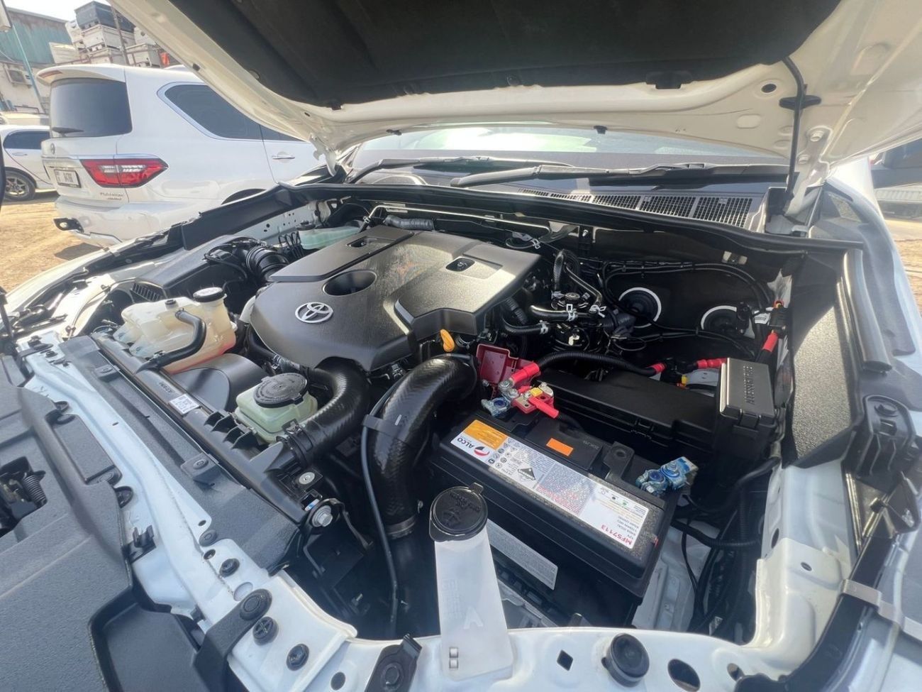 Toyota Hilux SMART CABIN ,DIESEL 2.8 LITER ,RIGHT HAND DRIVE ,AUTOMATIC