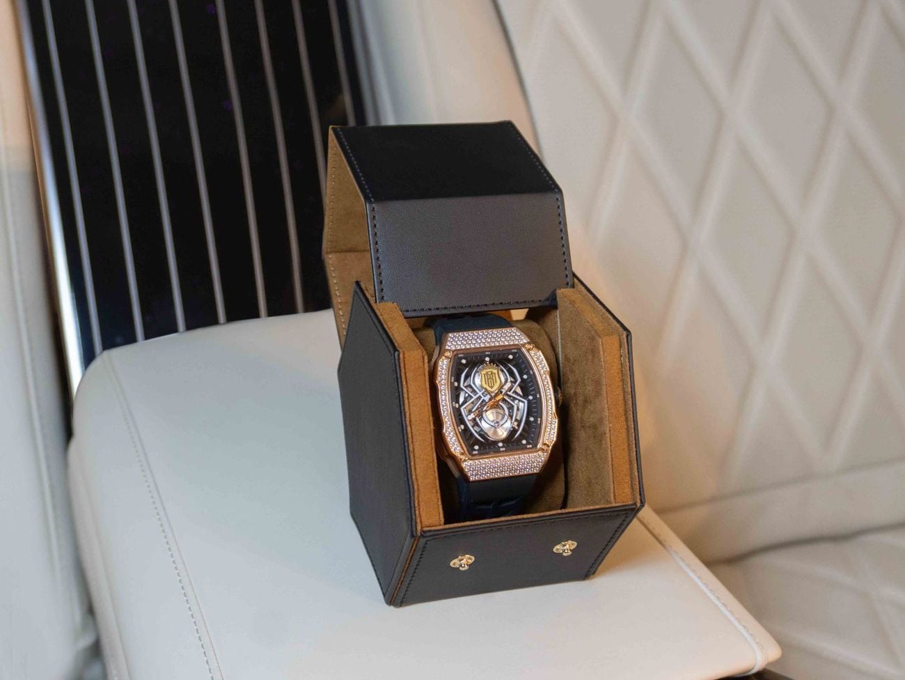 مرسيدس بنز V 300 Built by Barugzai – V300 2025 | Exclusive 1 of 5 | Additional AC