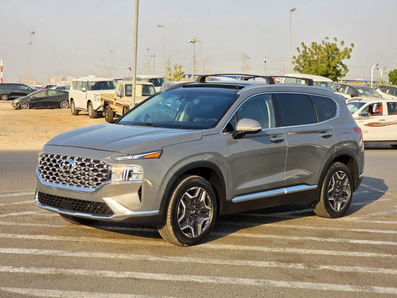 Hyundai Santa Fe limited 2.4T Panoramic Roof , 360 camera and Auto parking sensors