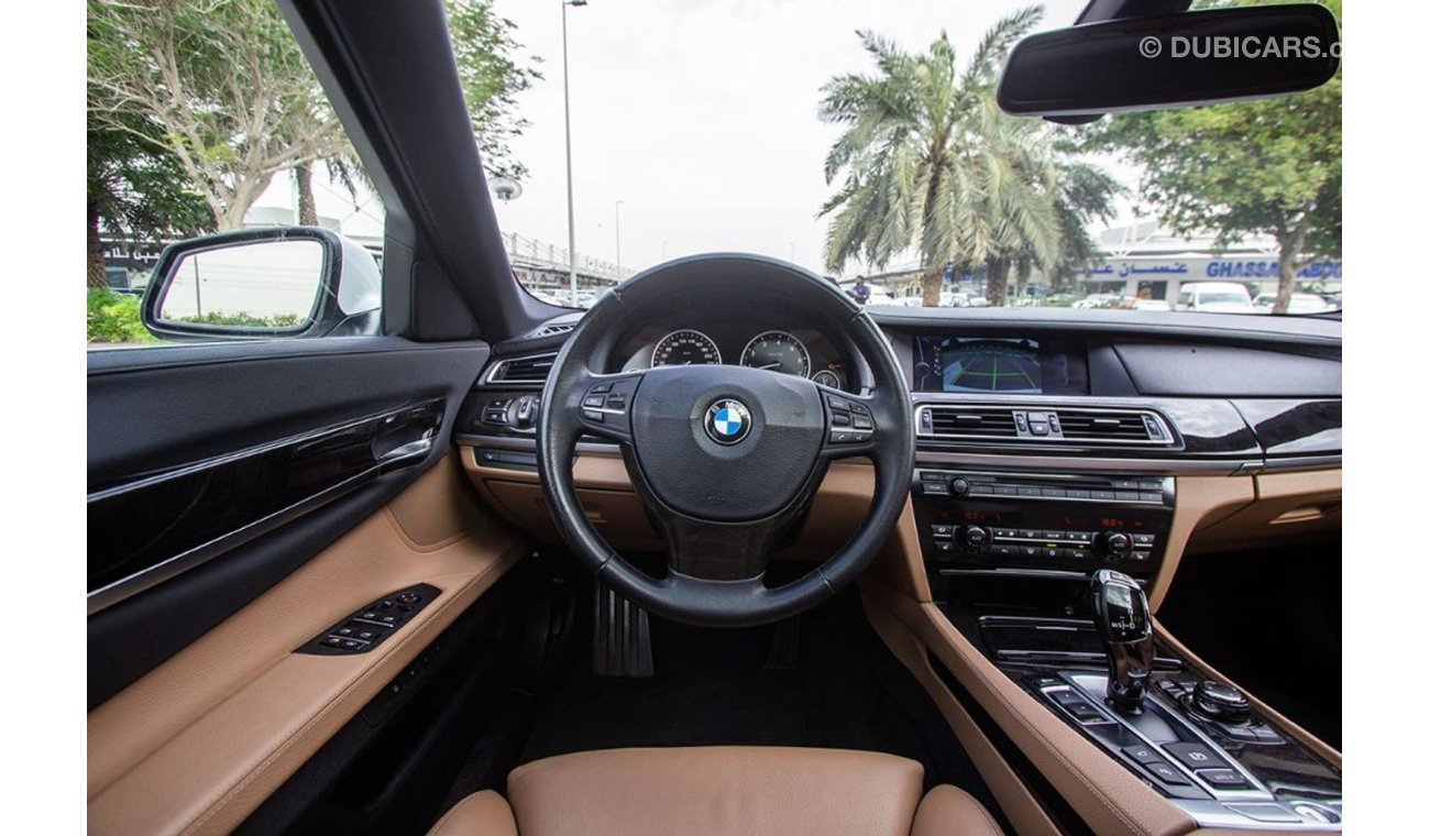 BMW 750Li LI - 2012 - GCC - ASSIST AND FACILITY IN DOWN PAYMENT - 2100 AED/MONTHLY