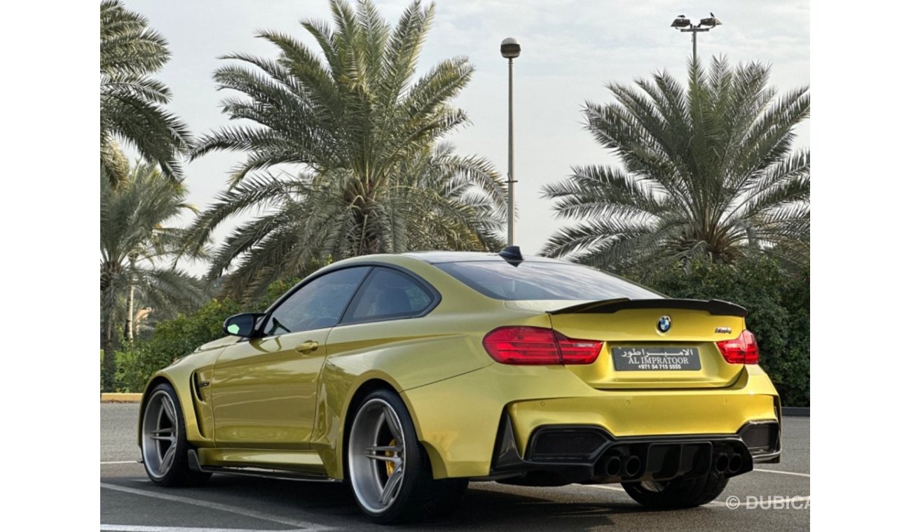 BMW M4 Std BMW M4 GTRS4 2015