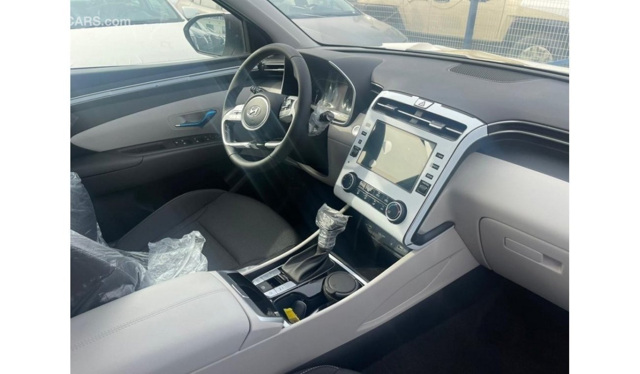 هيونداي توسون 2.0   PETROL AT FWD WITH, SCREEN ,CAMERA,  USB, POWER SEATS