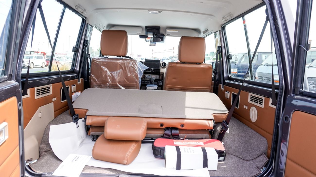 Toyota Land Cruiser 70 LX 2.8 L d