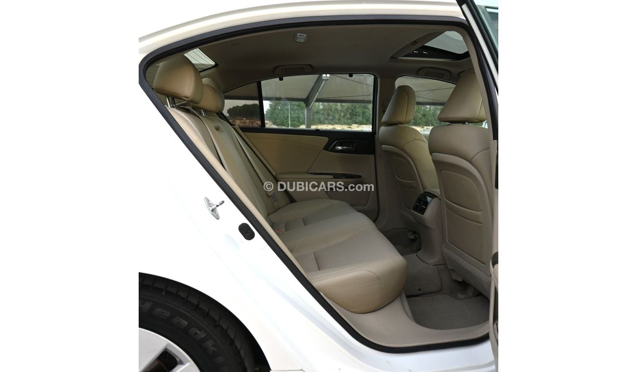 هوندا أكورد 2015 خليجي بحالة ممتازة بدون حوادث صبغ وكالة