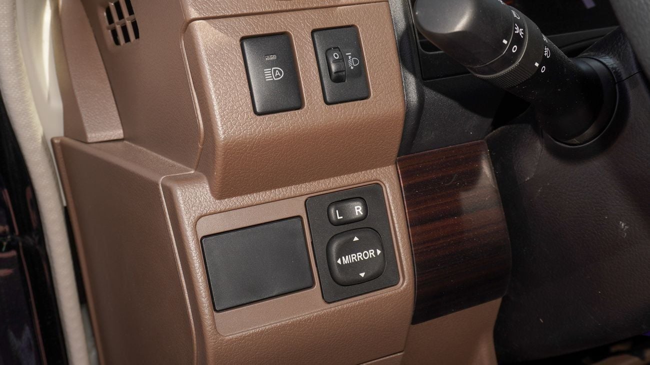 Toyota Land Cruiser 70 HT VXR LX 4.0L V6 A/T