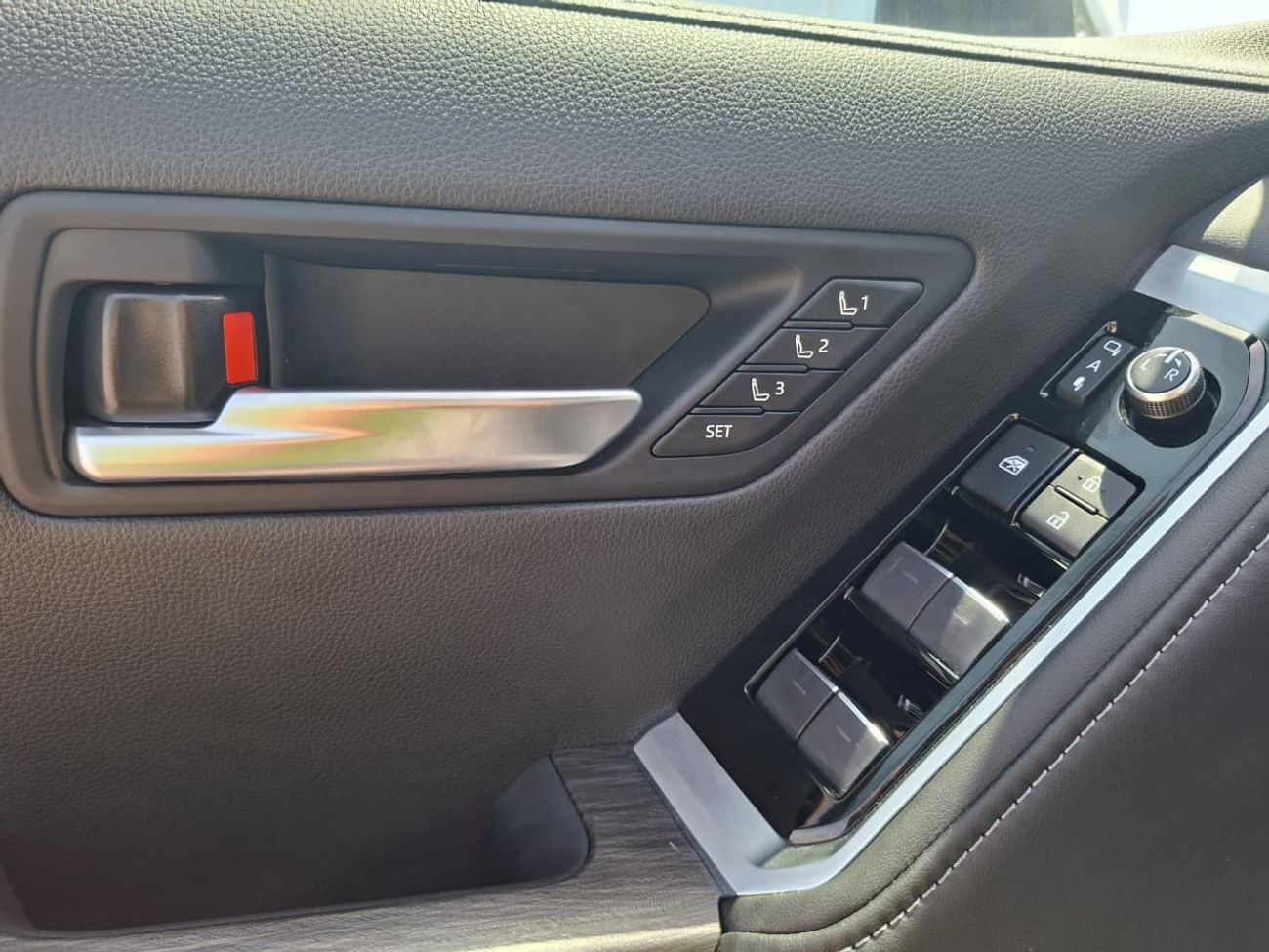 Toyota Land Cruiser VXR