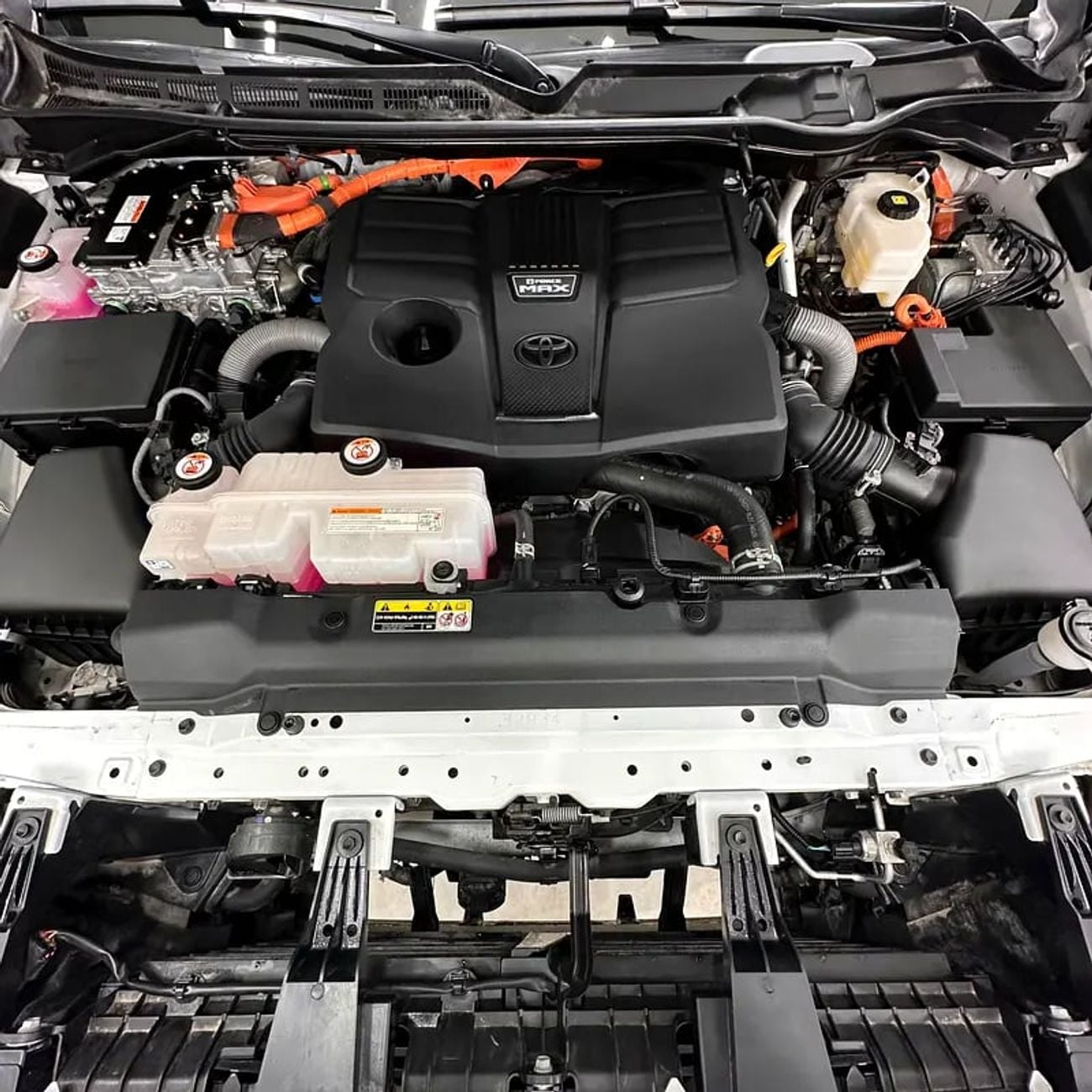 تويوتا سيكويا Limited 5.7L Limited hybrid