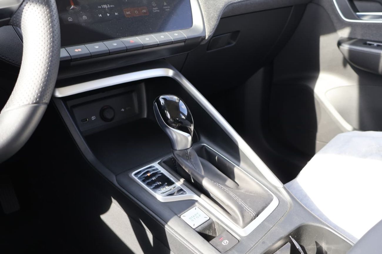 MG ZS 2024 MG ZS 1.5L AT STD option European spec