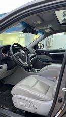 Toyota Highlander 2019 Toyota Highlander XLE 4x4 AWD Full option Sunroof Push Start 7 Leather Seats