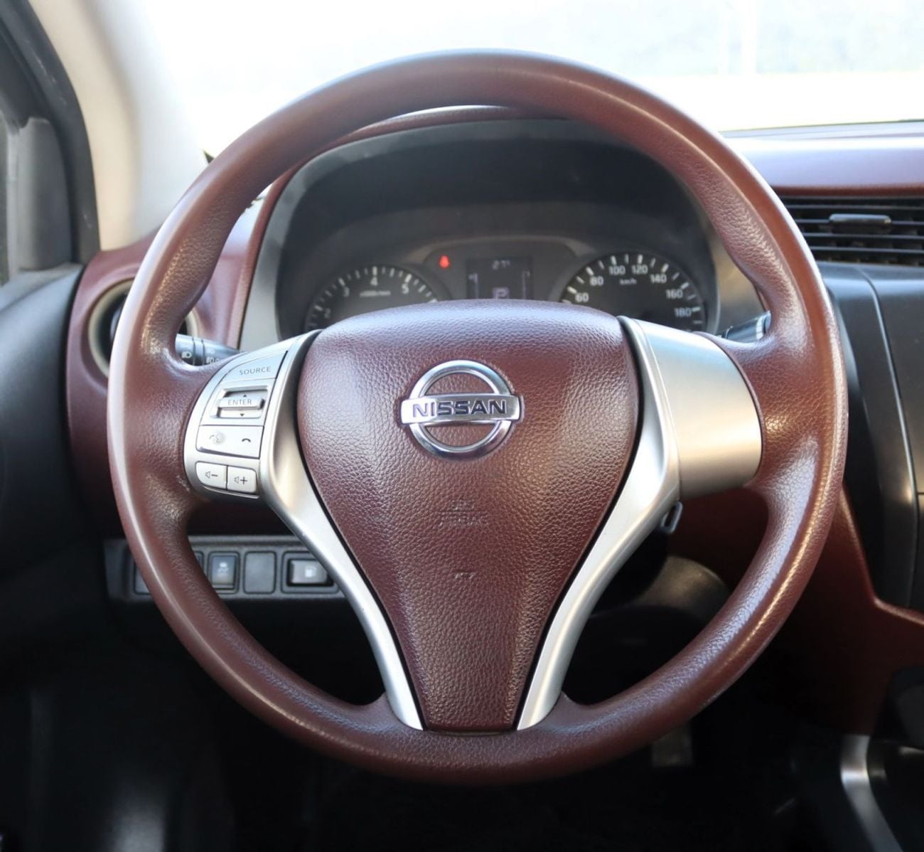 Nissan Navara CSF 2.5L (168 HP) RWD Nissan Navara -2022- GCC- Accident-Free -2.5L-2WD- Real Wheel drive - Excellen