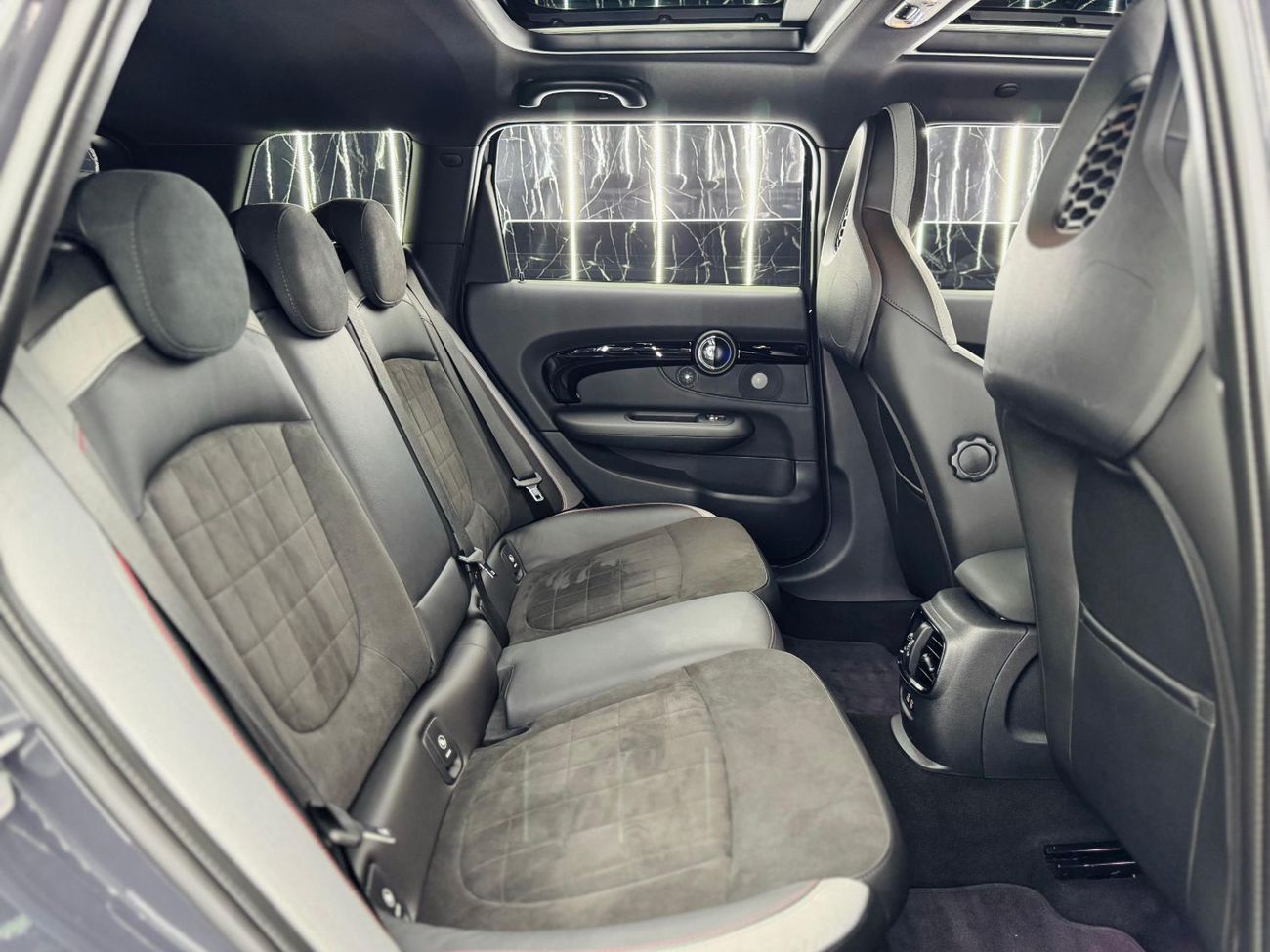 ميني جون كوبر كلوب مان 2022 MINI Clubman JCW All4, Warranty, Full Service History, Very Low Kms, 301HP