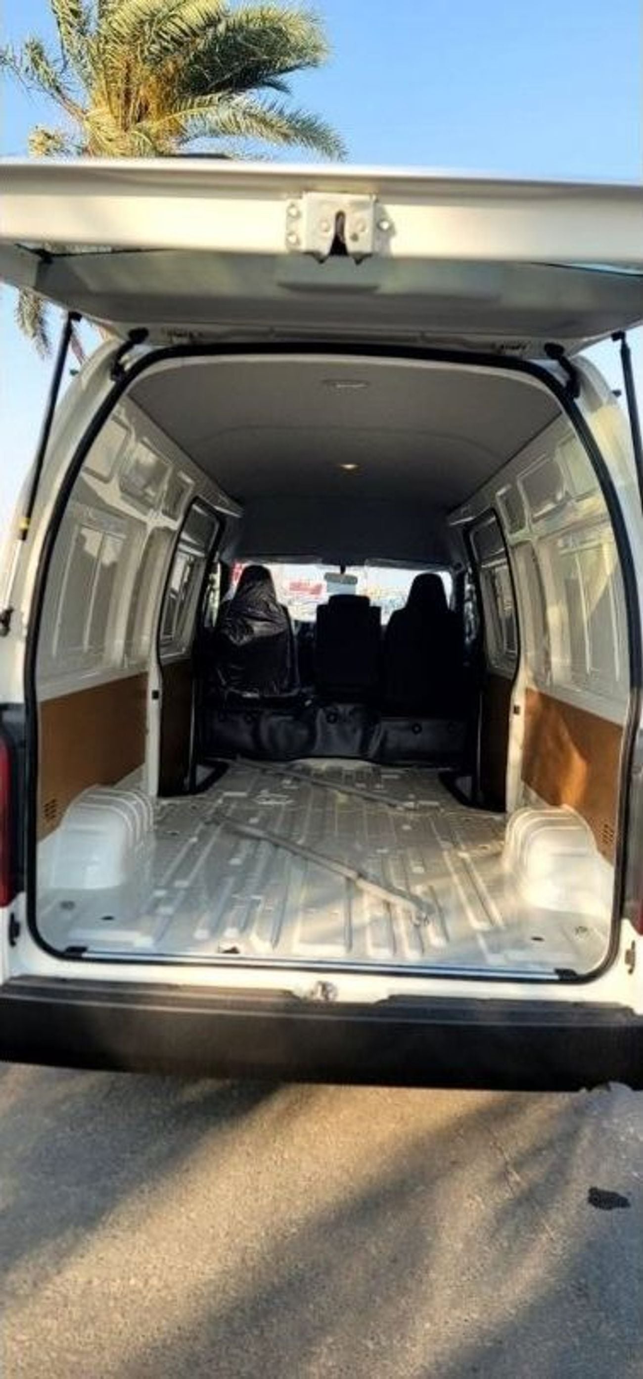 تويوتا هاياس GL HIACE 2.5L HIROOF CARGO  PETROL