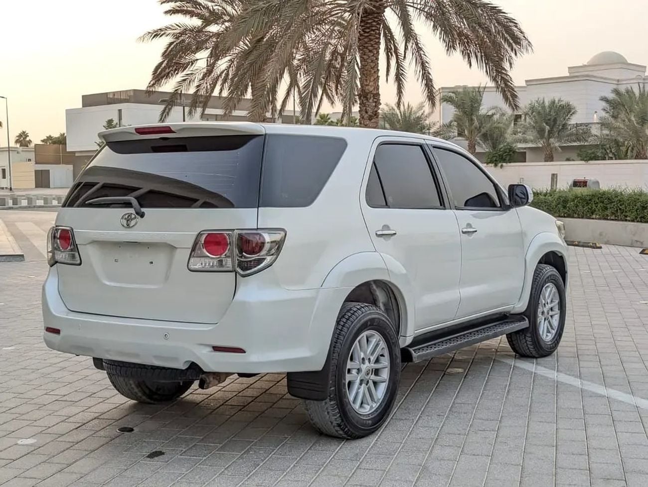 Toyota Fortuner GCC V4 2.7L IN GOOD CONDITION