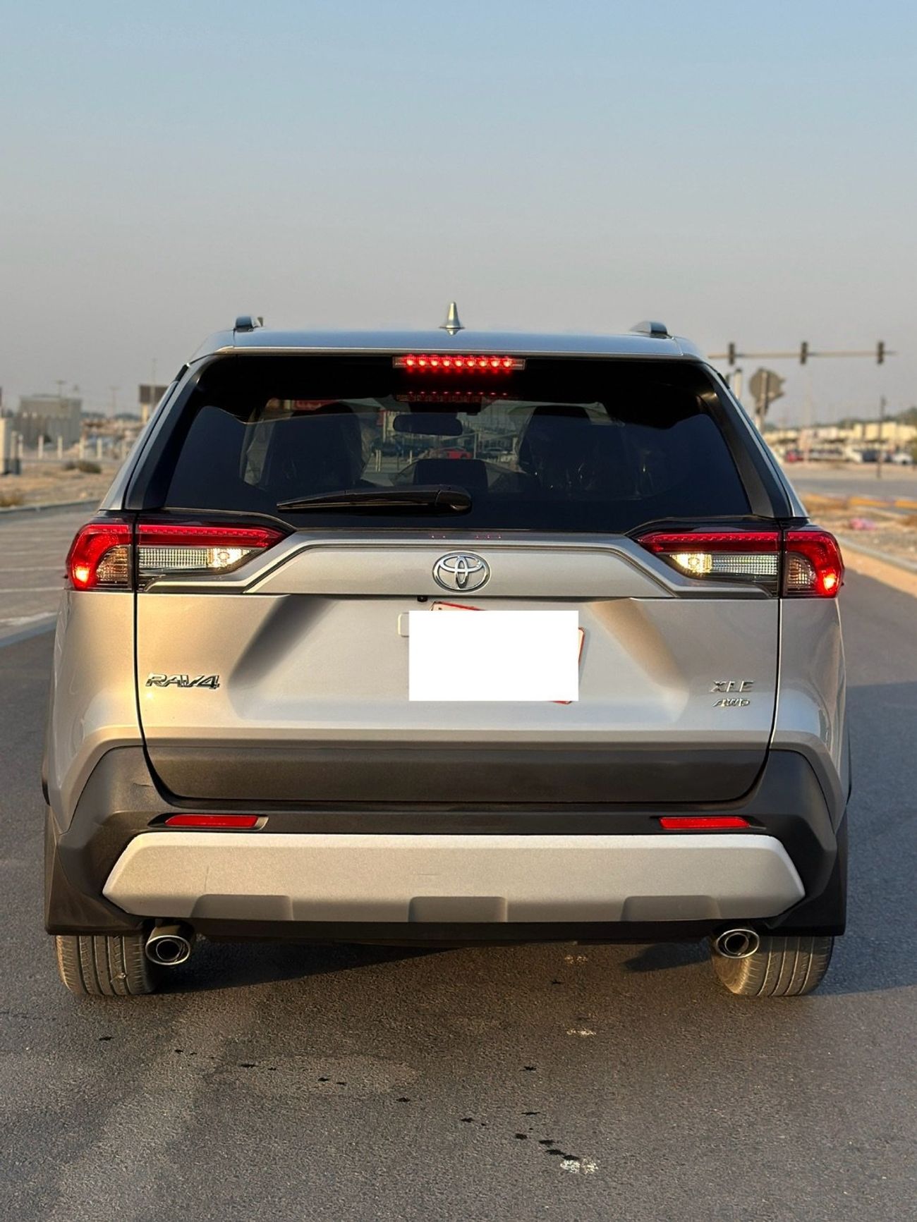 تويوتا راف ٤ XLE || PETROL || TOP CONDITION