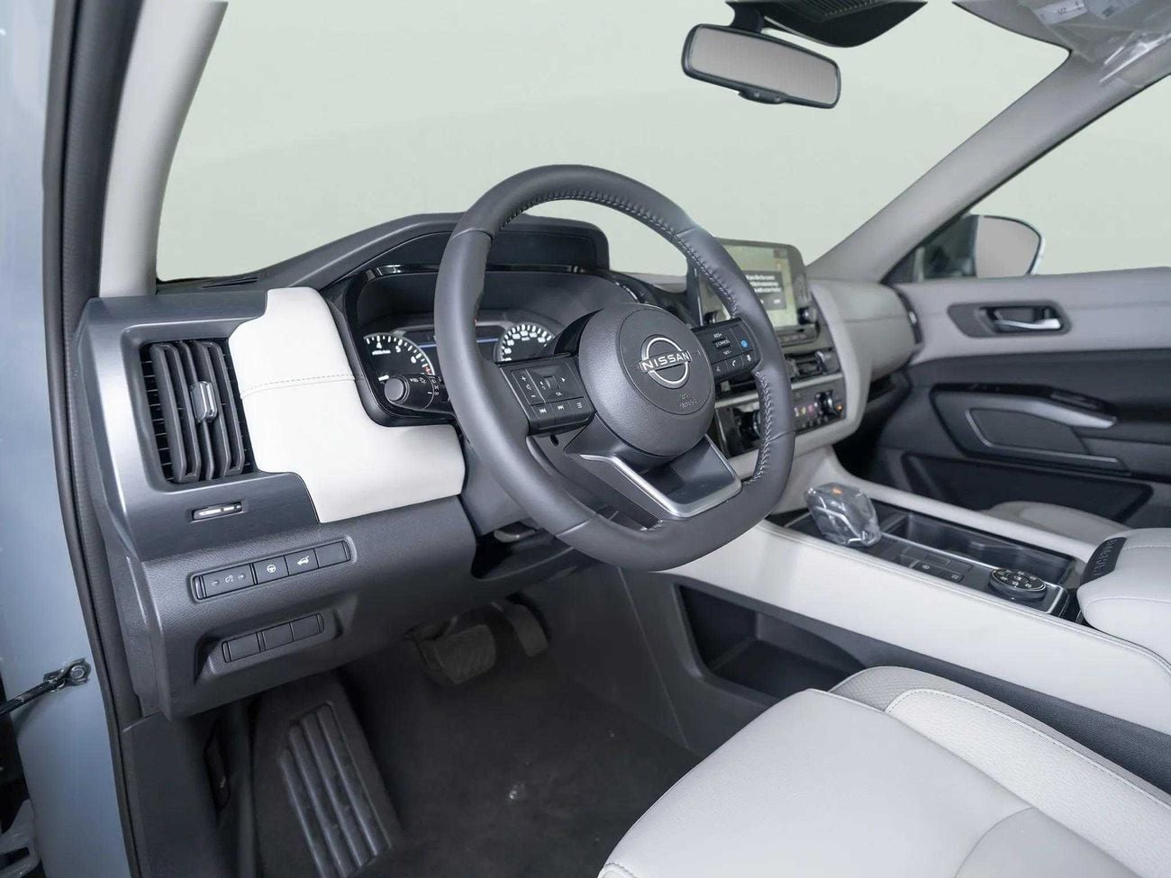 Nissan Pathfinder SV 3.5