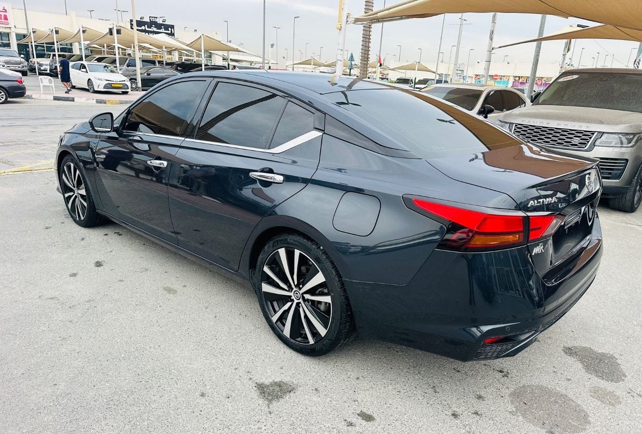 نيسان ألتيما