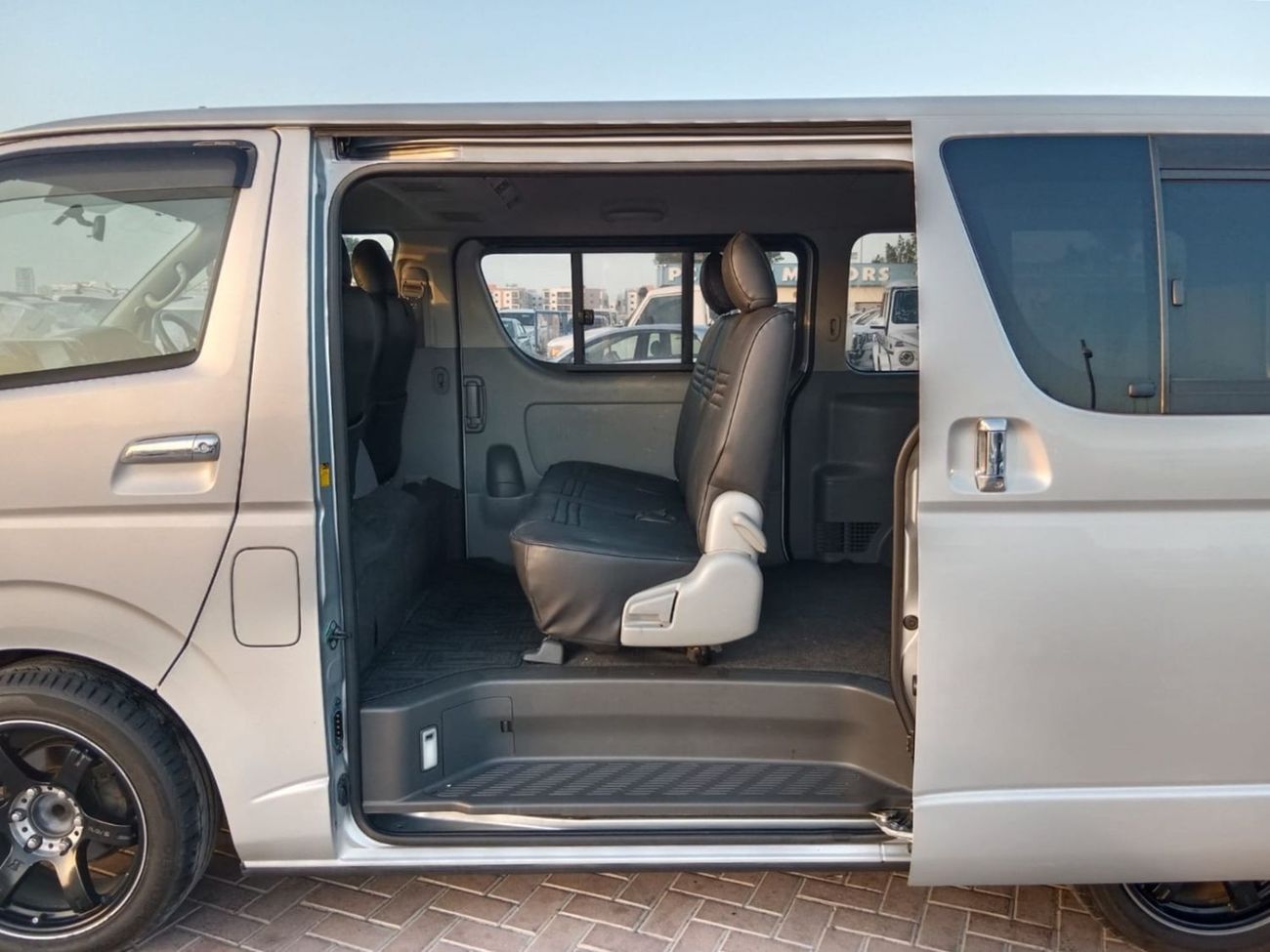 Toyota Hiace TOYOTA HIACE RIGHT HAND DRIVE(PM1182)