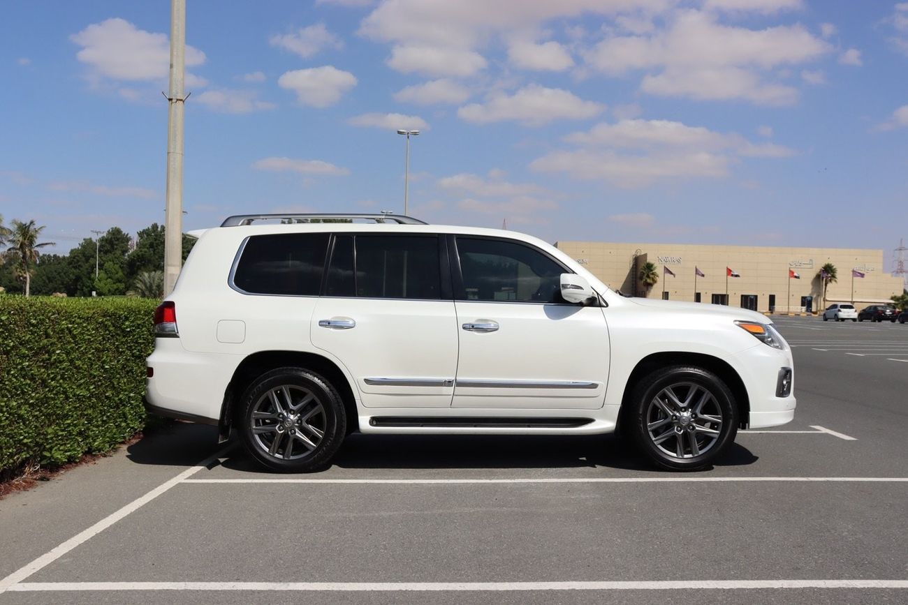 Lexus LX 570 Sport Platinum Lexus LX570s / 2015 / GCC / Only 23,000Km