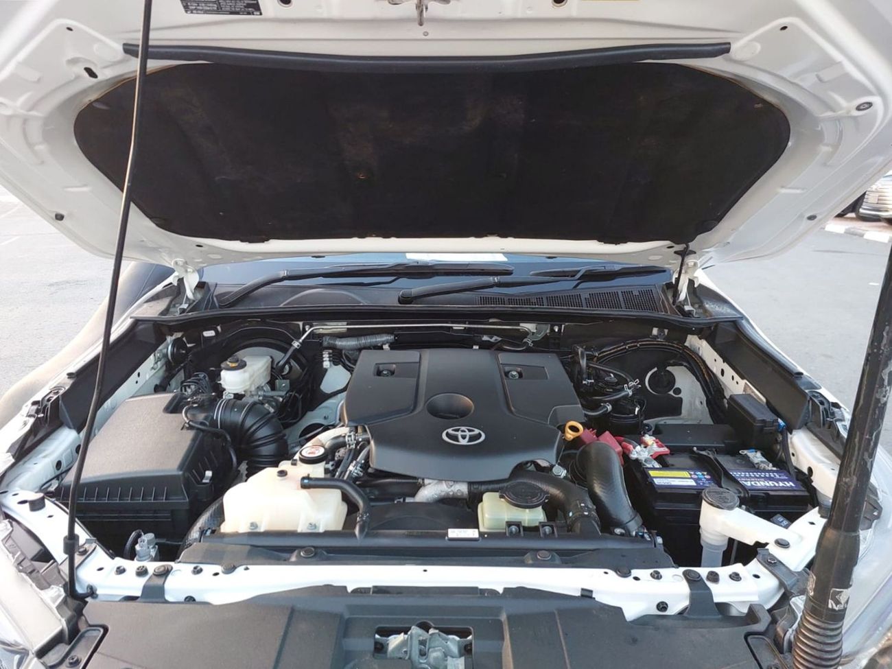 تويوتا هيلوكس TOYOTA HILUX PICKUP RHD 2022 MODEL 2.8 L DIESEL AUTOMATIC(PM73616)