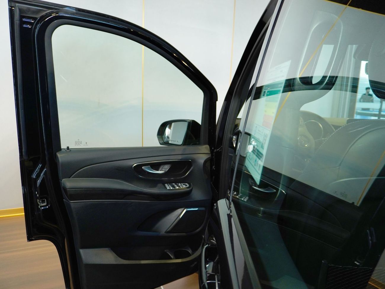 Mercedes-Benz V 220 4,990PM I BRAND NEW I MERCEDES-BENZ I V-CLASS V220 EXTRA LONG I AVANTGARDE I  with agency warranty &