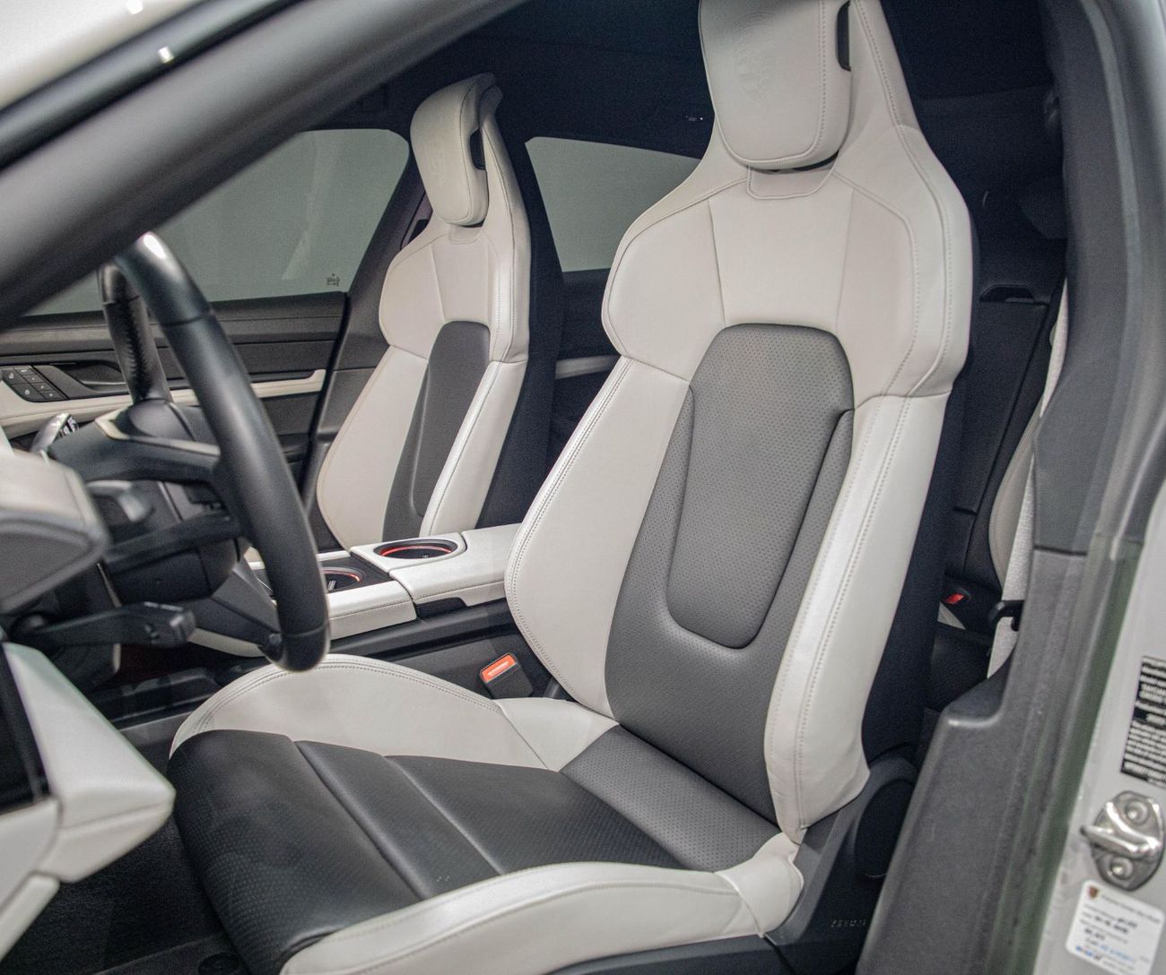 بورش تايكان 4S Cross Turismo