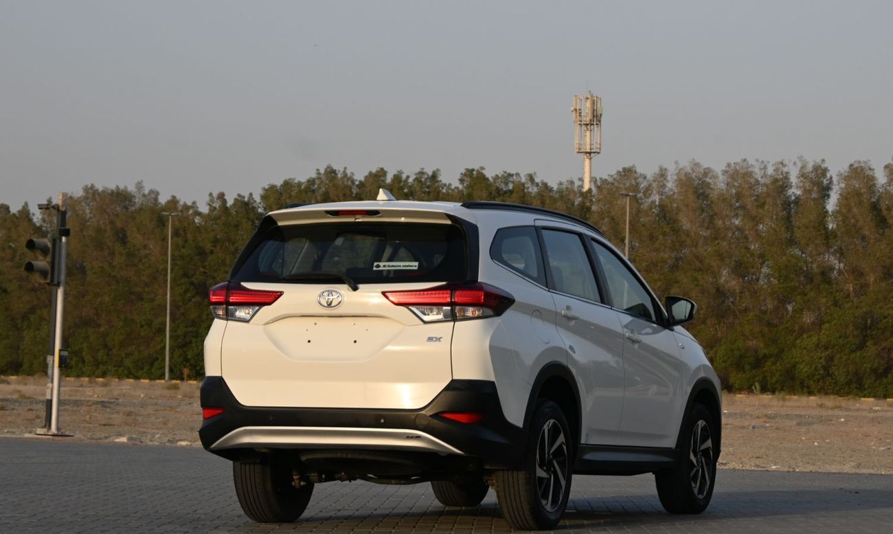 Toyota Rush EX 1.5L Toyota Rush - 2022 - GCC - Accident-Free - 1.5L  - 7 Seats - Excellent Condition