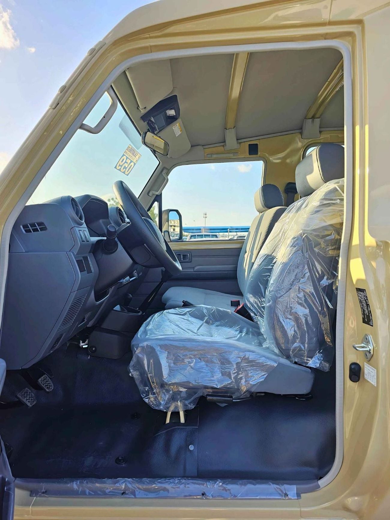 Toyota Land Cruiser 70 LC78 STD 3 DOOR / 4.0L V6 / M/T / PETROL / POWER WINDOWS & LOCKS / 4WD (CODE # LC78)
