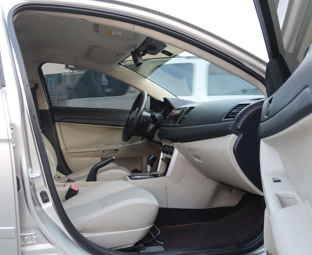 ميتسوبيشي لانسر ميتسوبيشى لانسر - 2016 - خليجى - بدون حوادث - محرك 2.0 - بحاله ممتازه