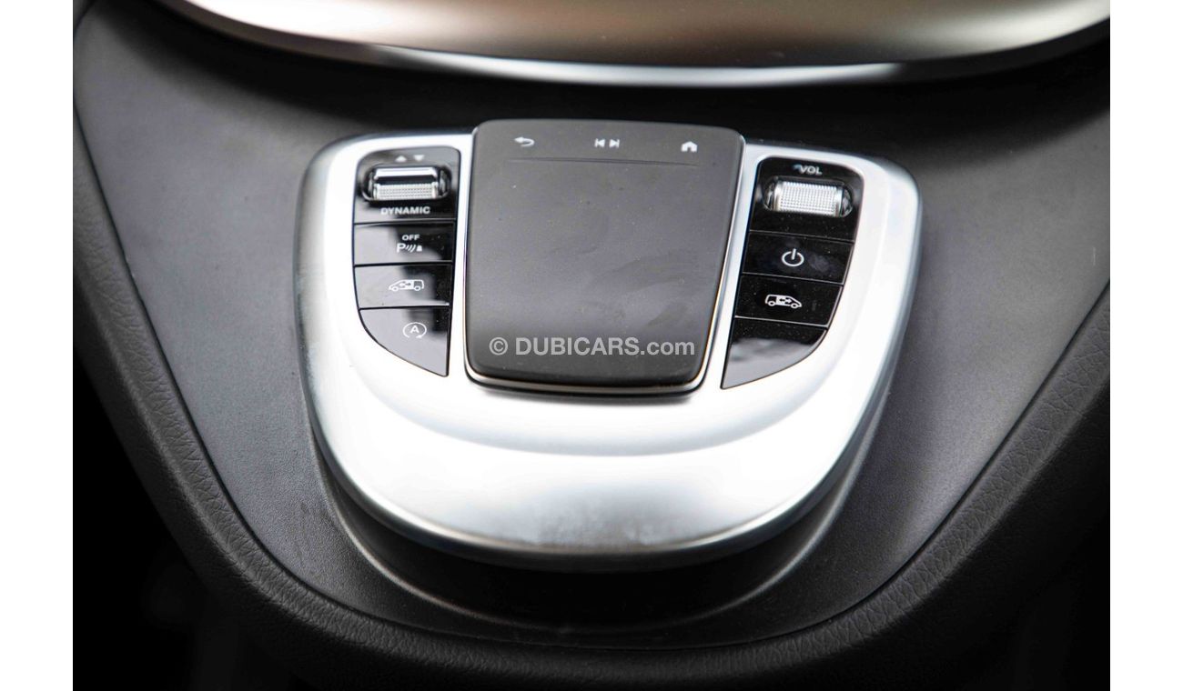 Mercedes-Benz V 250 2023 MBZ V250 2.0 8 SEATER P AT - Black inside black