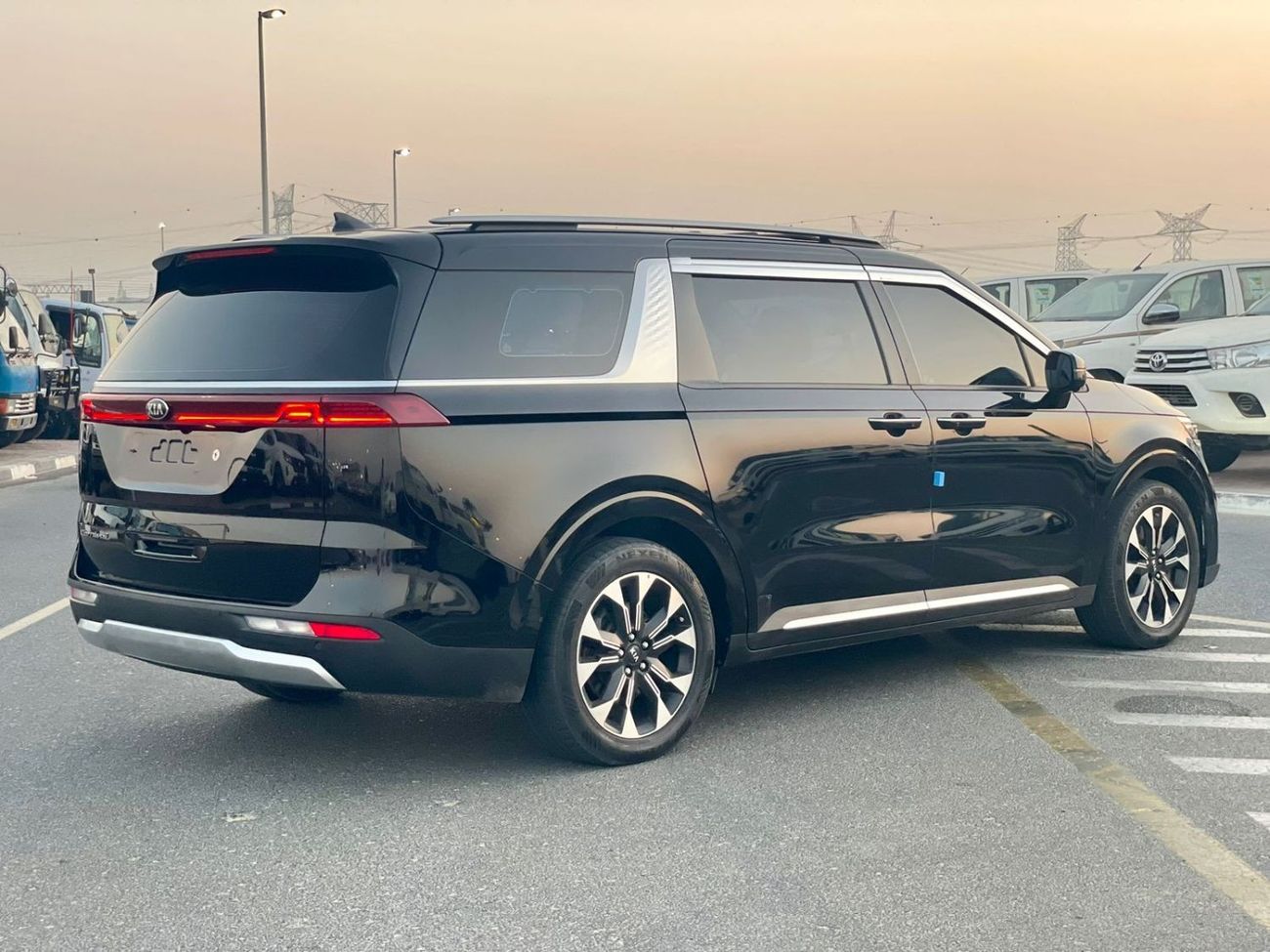 Kia Carnival 2021 Kia Carnival Exclusive Diesel Korean Specs Orignal Paint - 360* CAM - Panoramic View - 6 seater