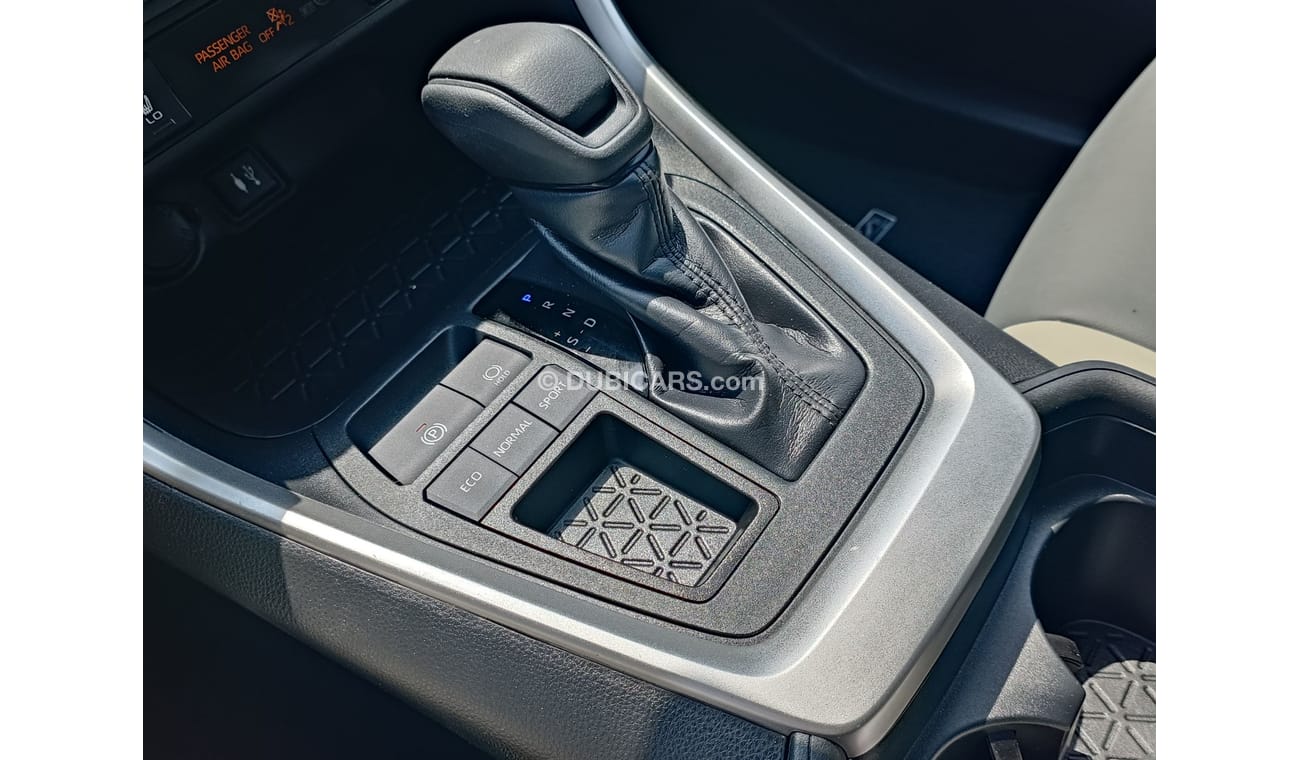 تويوتا راف ٤ XLE FULL SUNROOF / 1 YEAR WARANTY */ REGISTERATION / INSURANCE FREE (LOT # 41046)