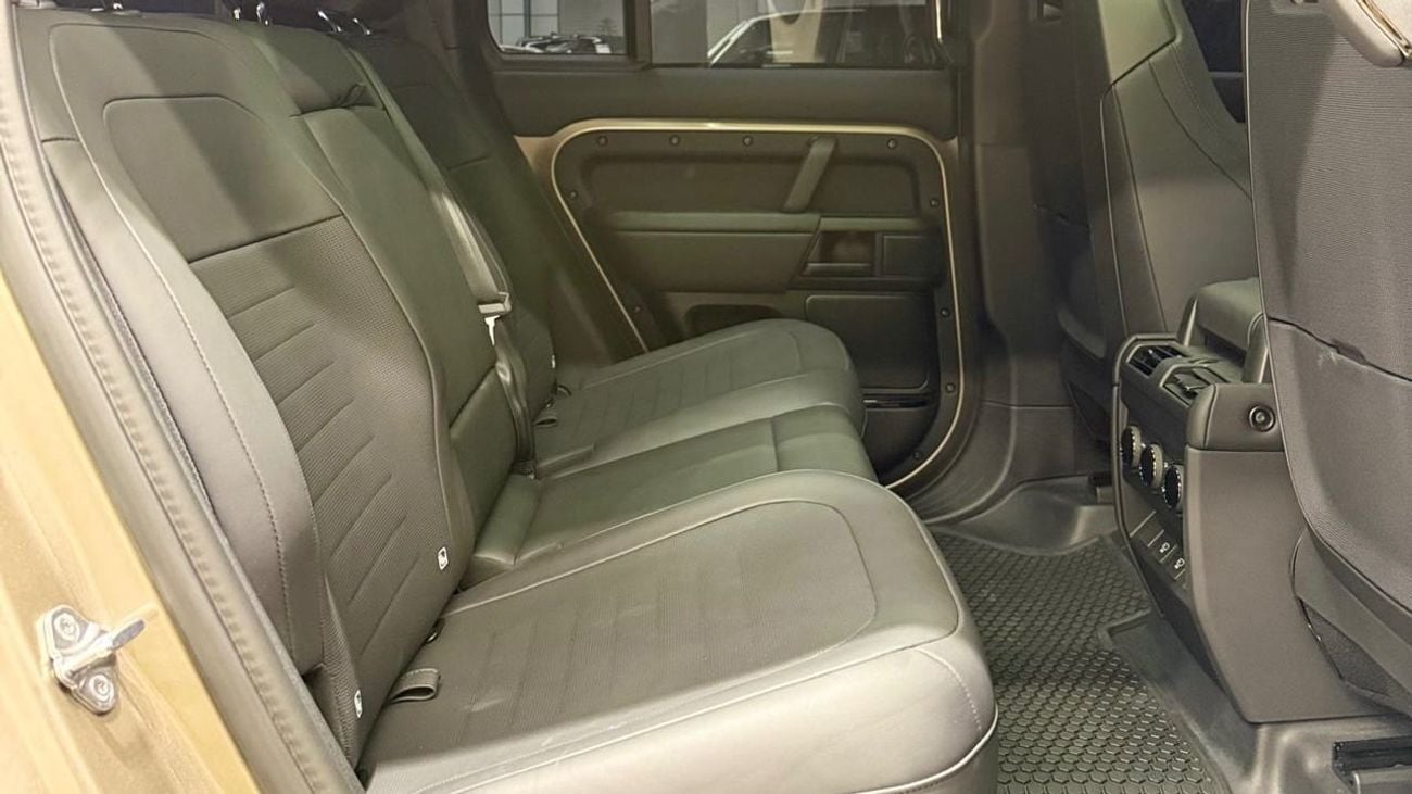 لاند روفر ديفندر 110 P635 OCTA V8