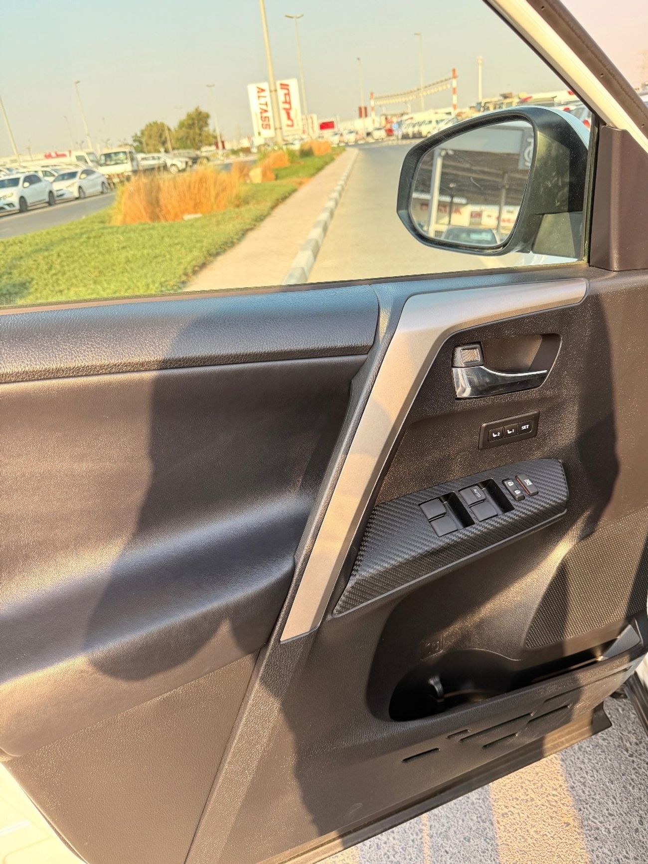 Toyota RAV4 limited Full Option sunroof, leather