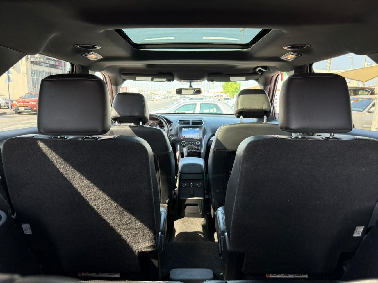 Ford Explorer XLT 3.5L LOW MILEAGE GOOD CONDITION